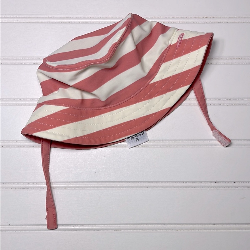 TEA COLLECTION EUC Reversible Swim Elastic Strap Bucket Hat